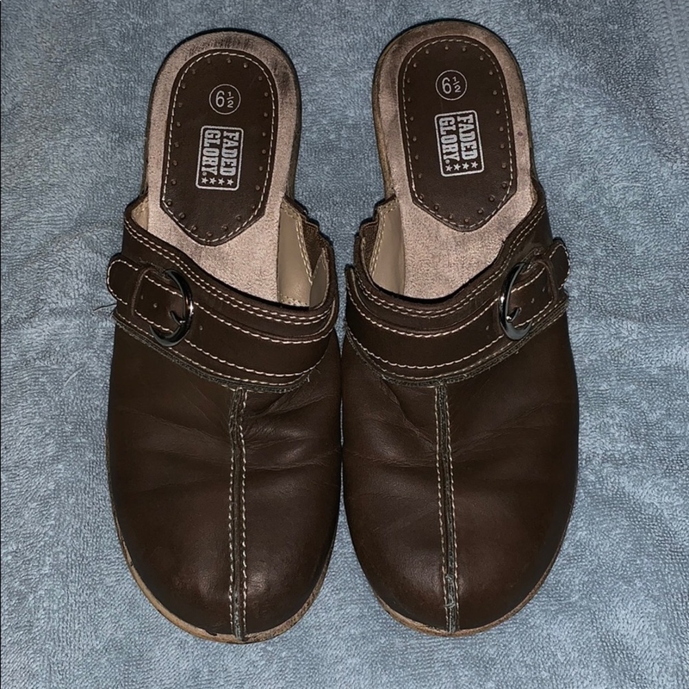 Clogs